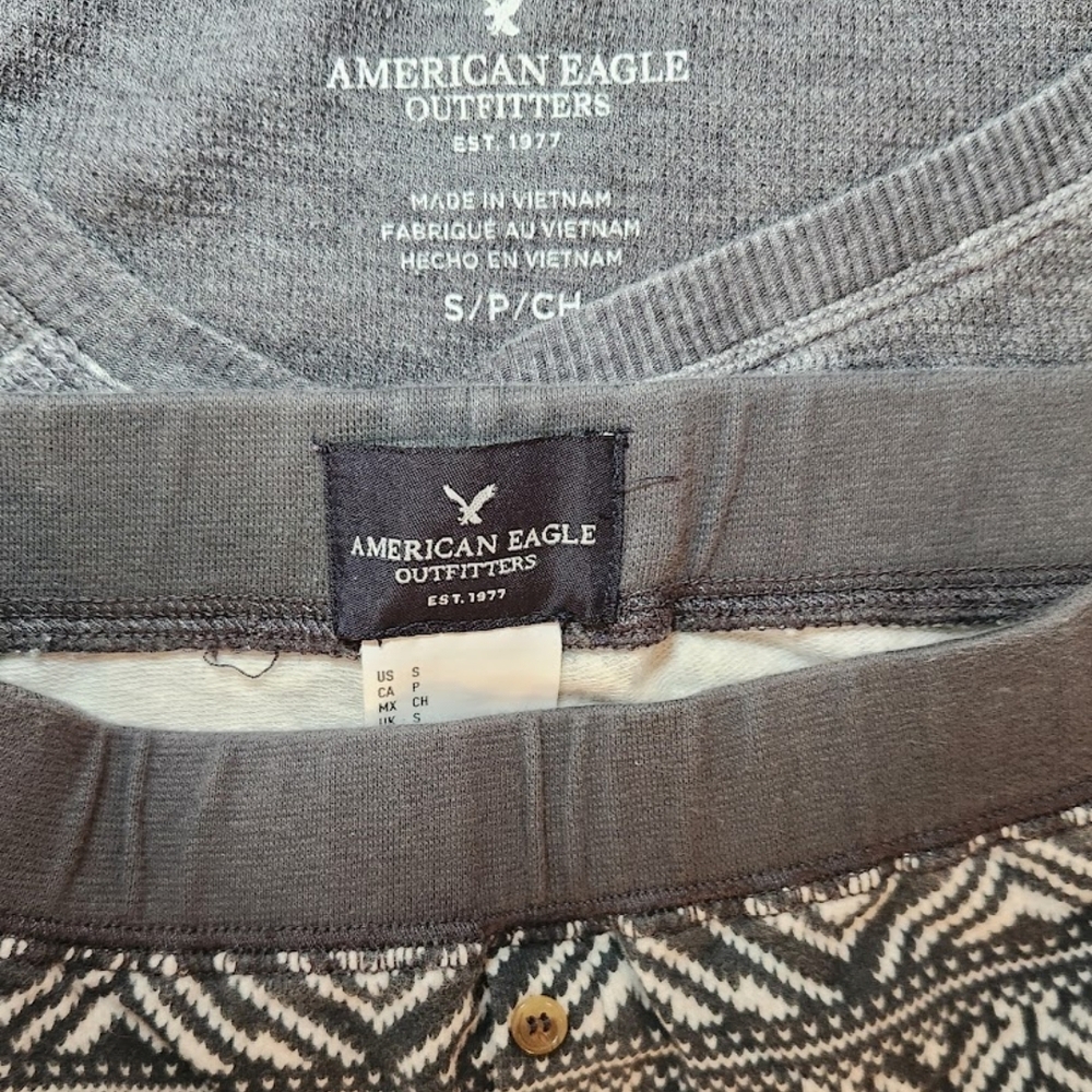 Americsn Eagle Womens Comfy Soft Gray Love Print Pajama Set Small New - Picture 2 of 2